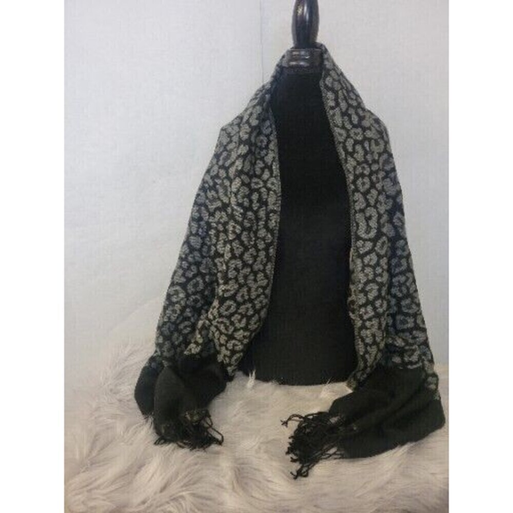 Chico's Animal Print Two Tone Ombre Fringe Scarf Grey/Black